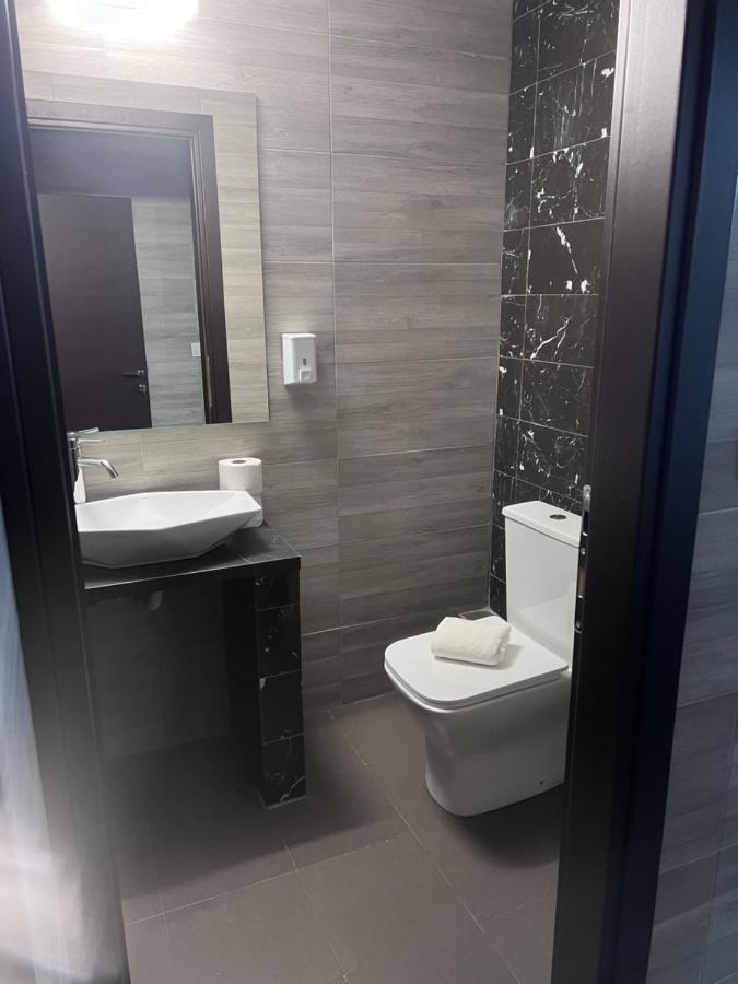 Jacuzzi Suites 2 Thessaloniki Exterior photo